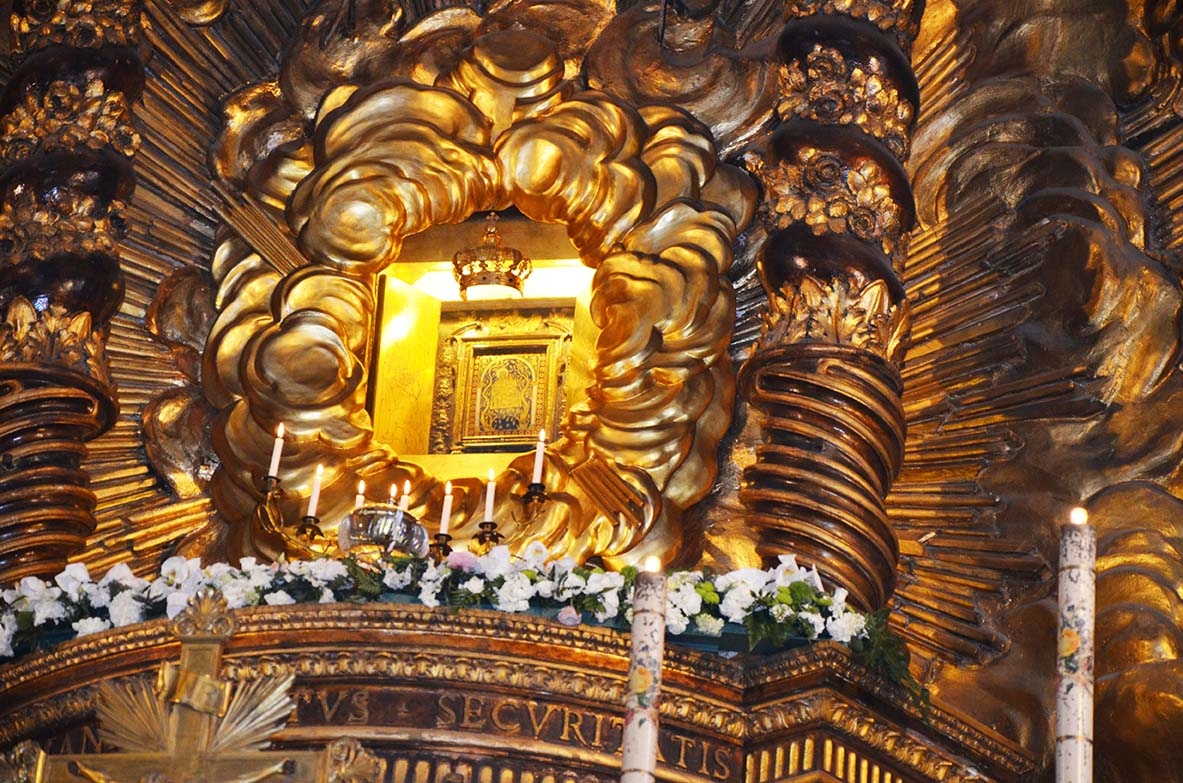 Santa Maria liberaci dalla peste dell'egoismo
