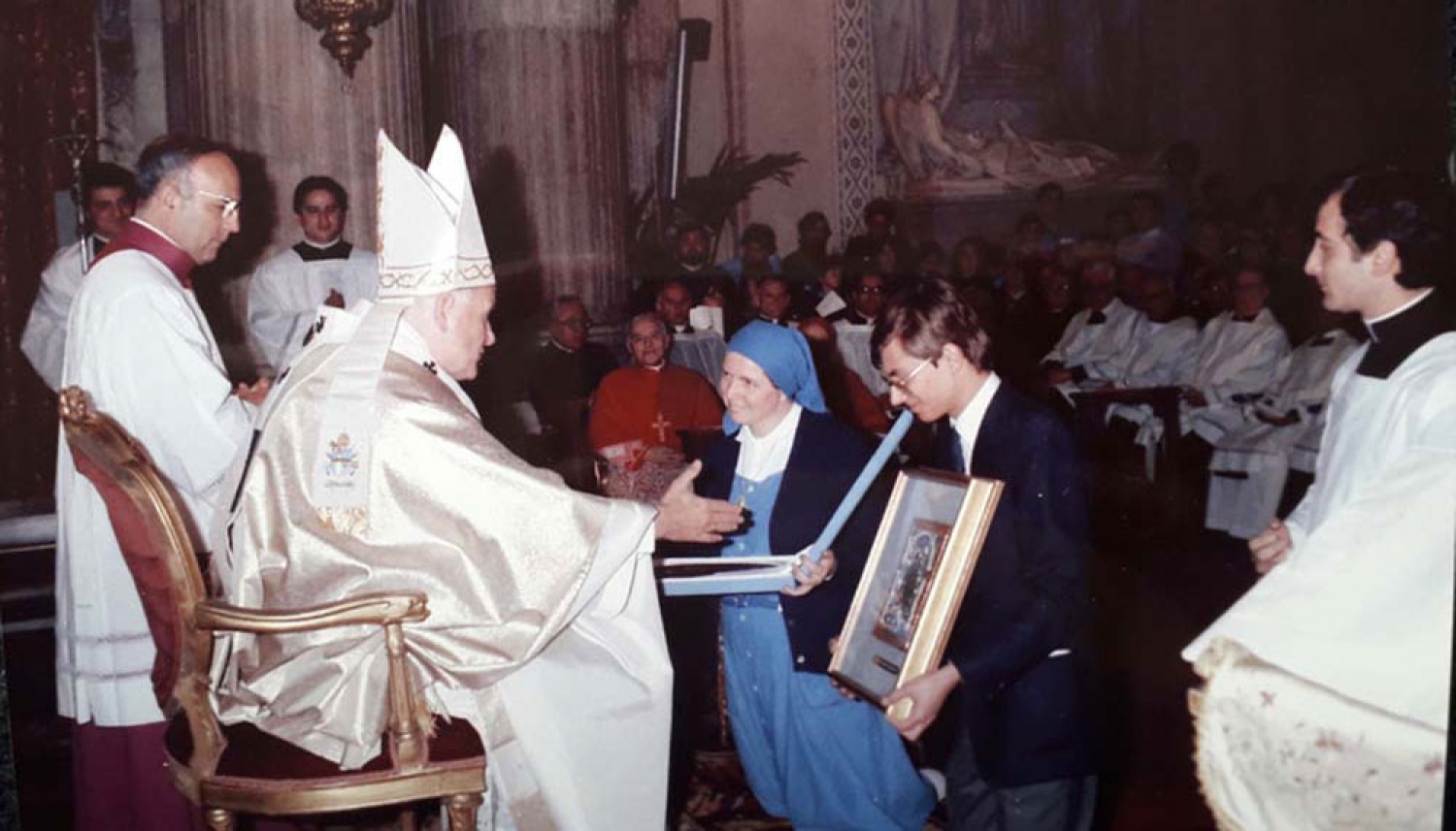L’invito di S. Giovanni Paolo II “Onorate con zelo la secolare tradizione mariana”