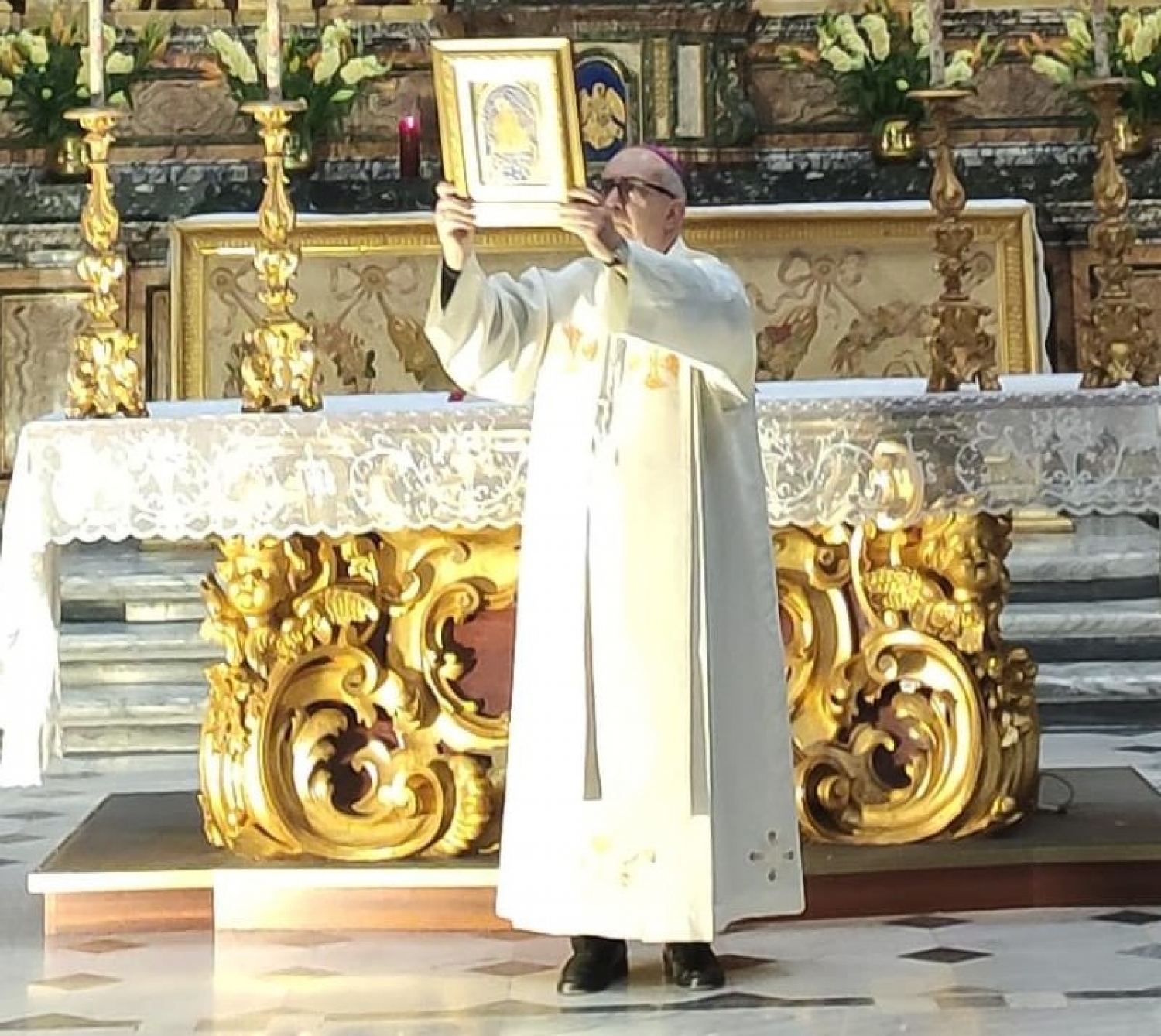 Il Vescovo Ruzza affida le mamme a Santa Maria in Portico